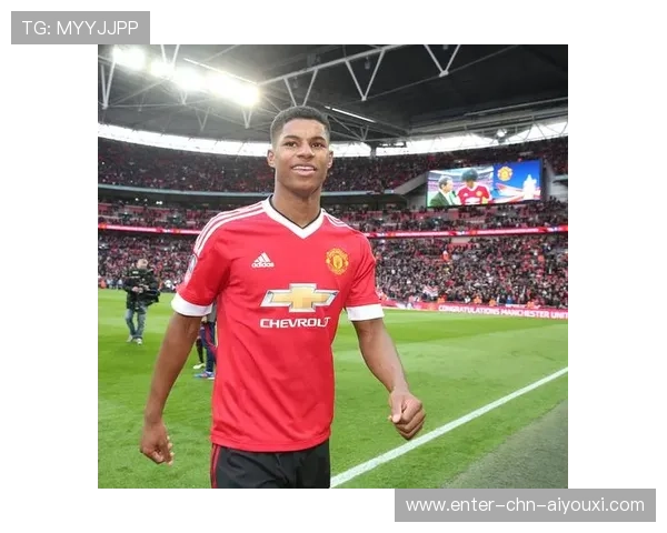 曼联拉什福德中路突入劲射破网