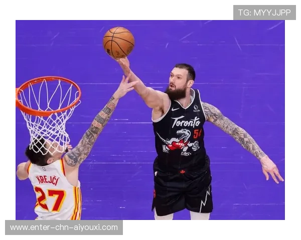 NBA后卫晃飞对手后慢动作上篮引热议——篮球智商与技术的完美混搭